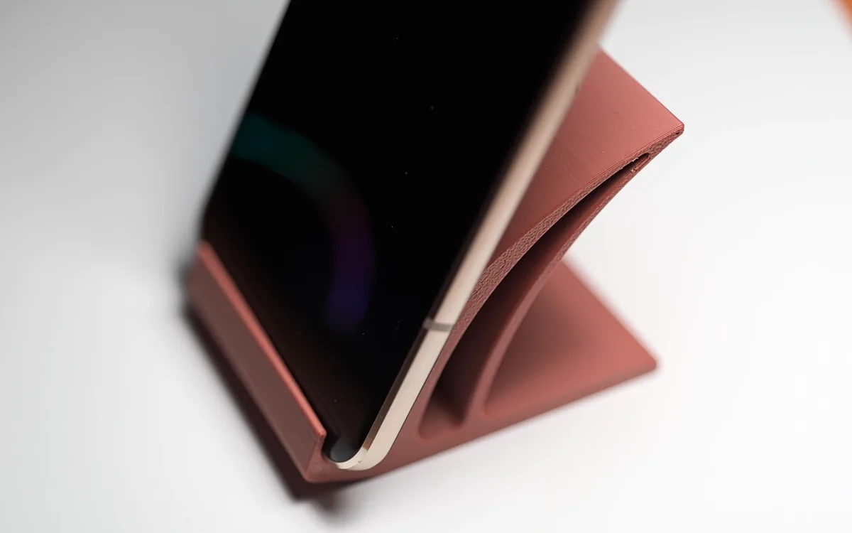 Earlier variant of custom 3D printed phone stand